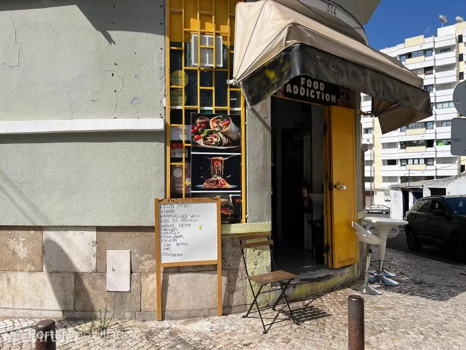 Shop for sale in Areeiro