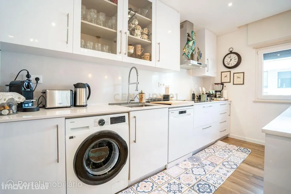 Espaçoso apartamento T3 com garagem e arrecadação em Pinhal Novo, Palm