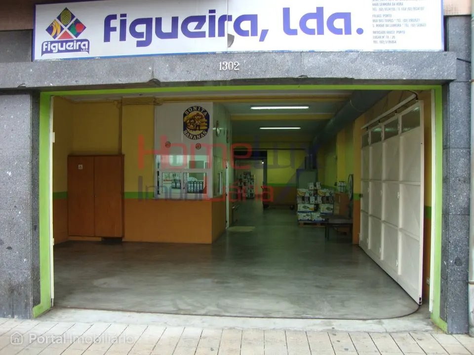 Espaço de Garagem e Comercial em São Roque