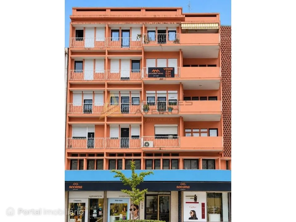 Apartamento T3+1 Av. Lourenço Peixinho - Aveiro