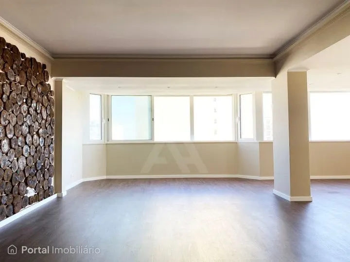 Apartamento T4 com vista Mar e Serra em Cascais