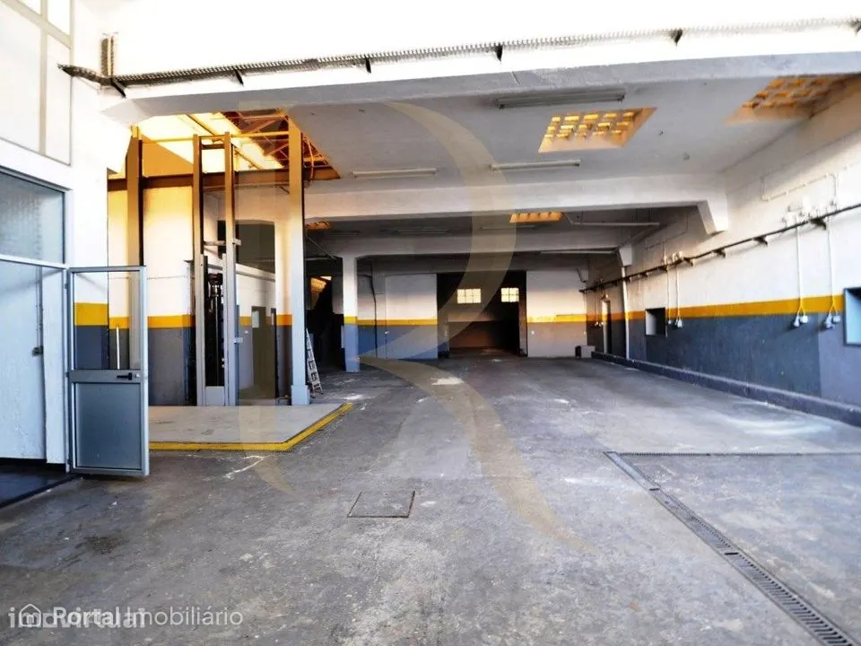 Armazém com 799 m2 , Casal do Marco - Seixal