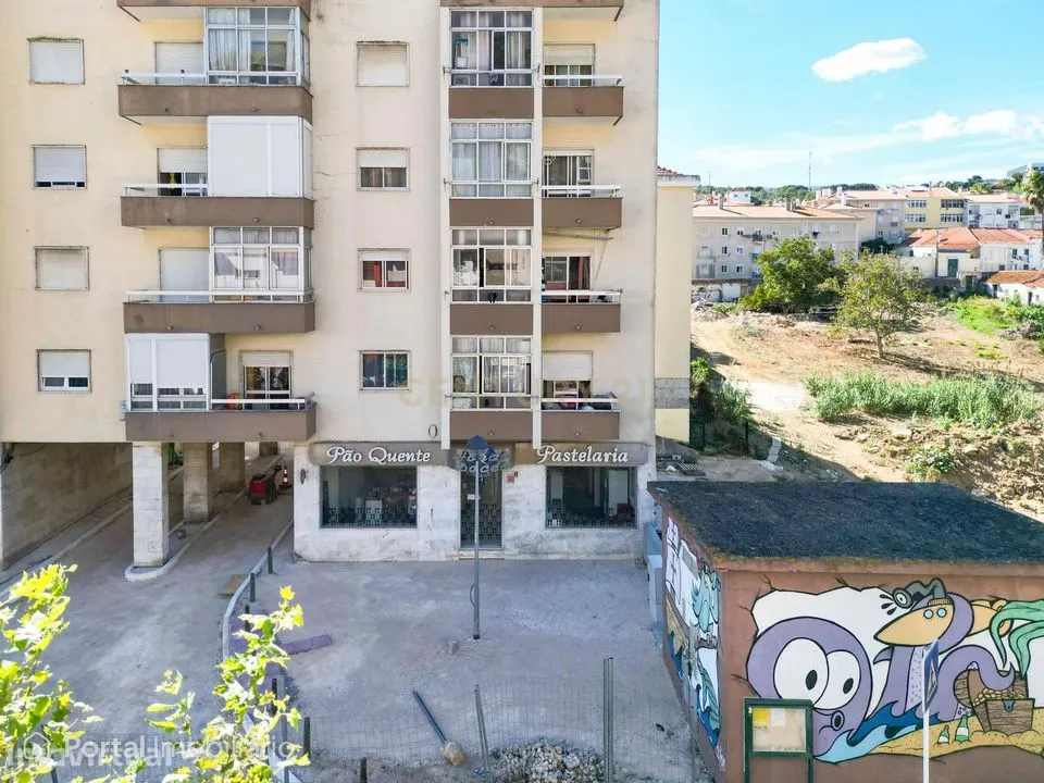 Pastelaria|Restaurante Renovado em Apelação, Loures - Oportunidade Úni