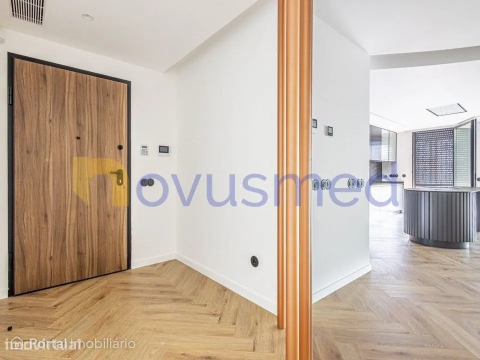 Apartamento T3 com Vista Rio e Piscina no rooftop em Santarém
