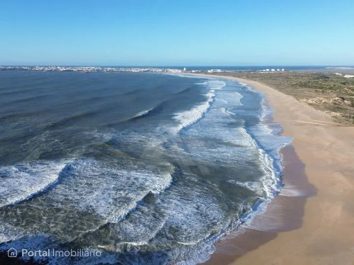 Apartamento T3 a 200 metros da praia com varanda e 2 lugares de gar...