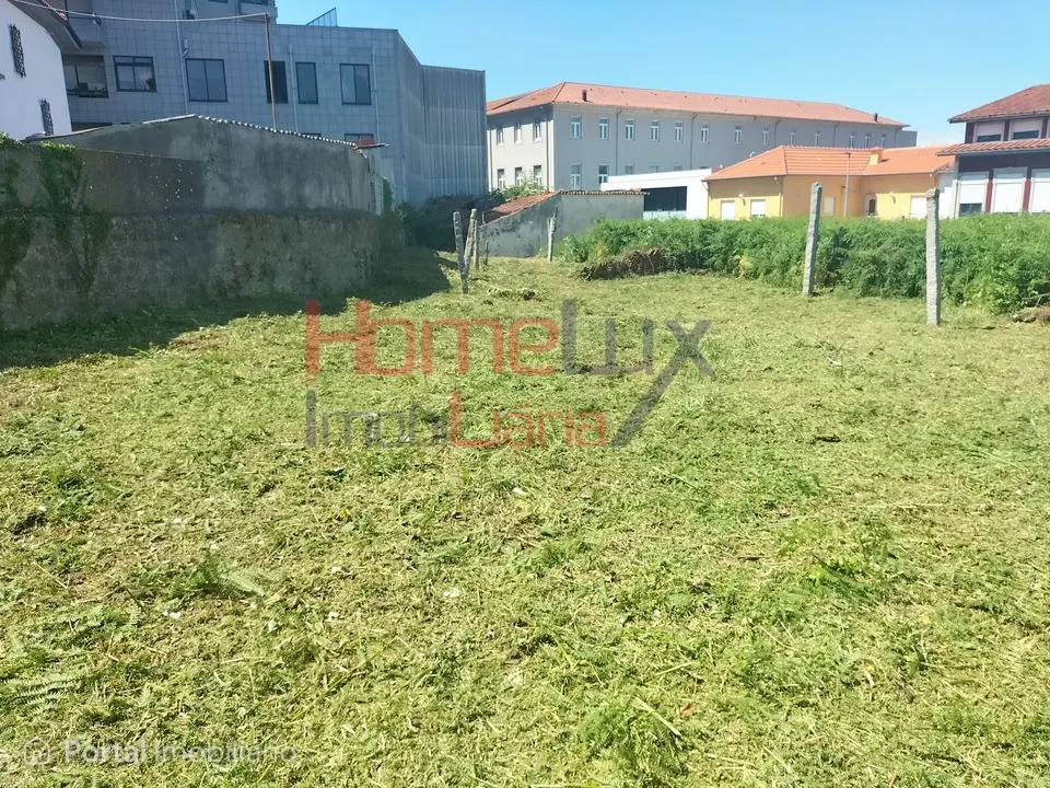 Terreno para construção - Centro dos carvalhos (Pedroso)