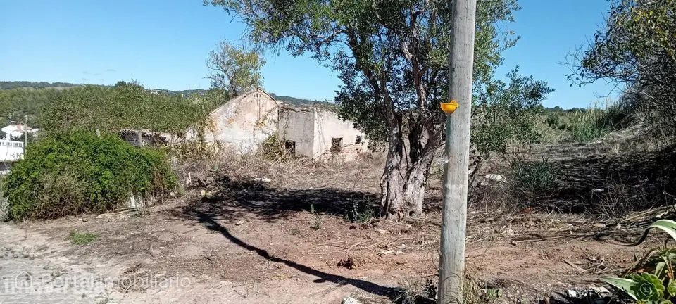 Terreno com Moradia em Ruína e Vista Deslumbrante — Penedo, Runa