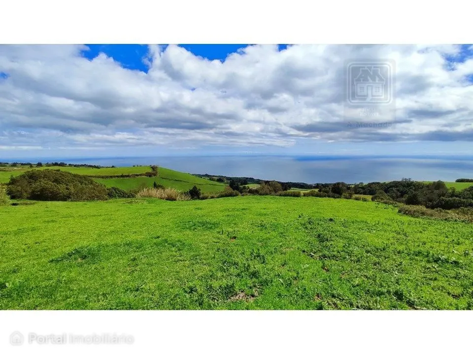 VENDA de TERRENO/PRÉDIO RÚSTICO - Vila Franca do Campo (São Miguel)...