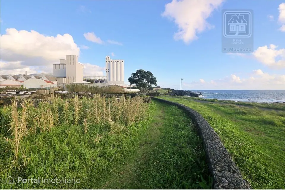 Land for sale in Topo (Nossa Senhora do Rosário)