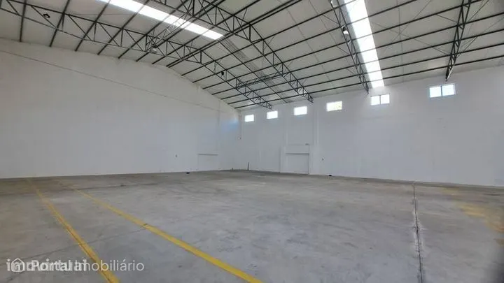 Warehouse for rent in Santa Maria, São Pedro e Matacães