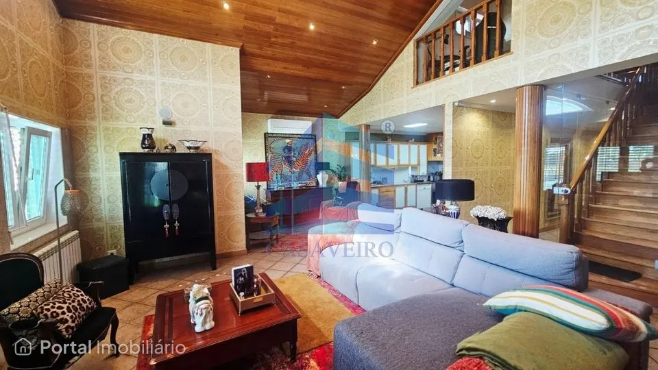 Moradia T3 + 2 Isolada com Terreno