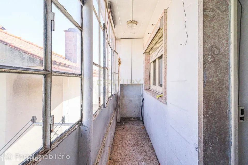 Andar de Moradia T2 em Santa Iria de Azóia - Prédio em Propriedade Hor