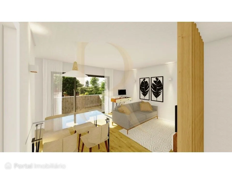 Loja convertida em apartamento T1 com logradouro na Quinta do Conde