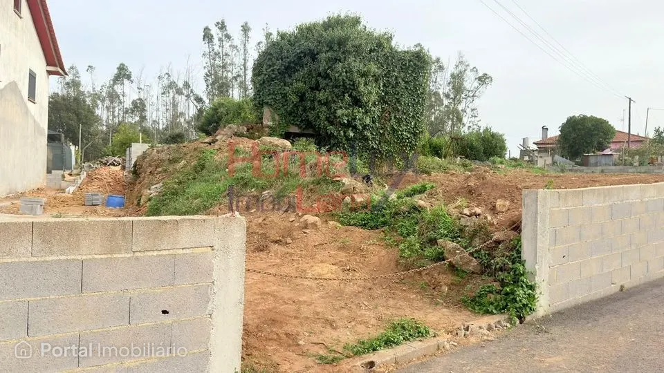 Terreno urbano com ruina em Macinhata da Seixa