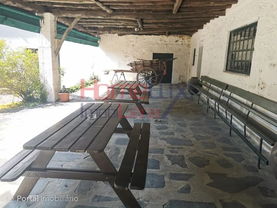 8-bedroom farm for sale in Cumieira