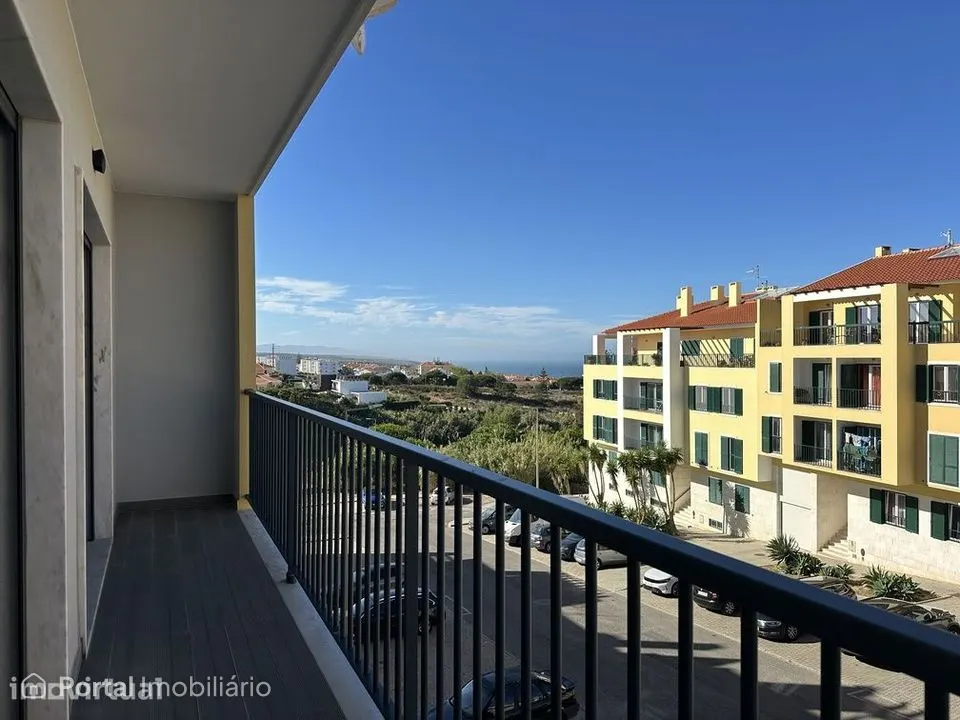 Apartamento T3 com Varanda Vista Mar e Parqueamento na Ericeira