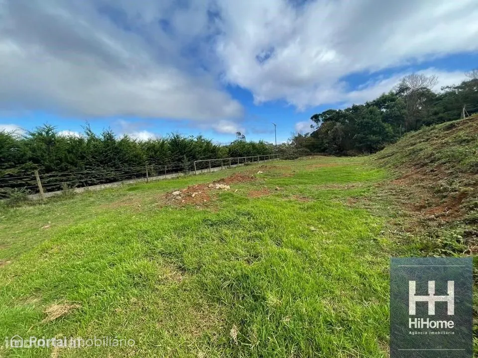 Land for sale in Santo António da Serra