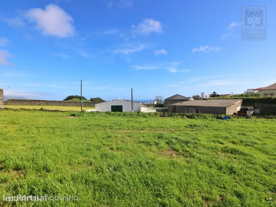 Land for sale in Fajã de Cima