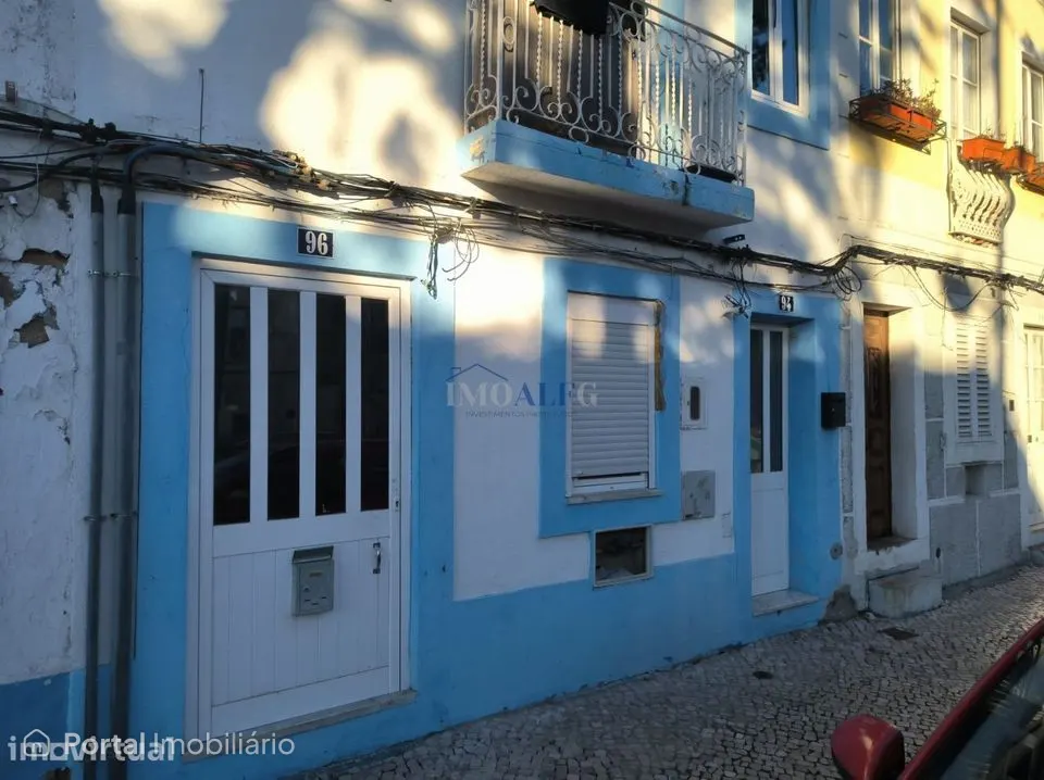 Prédio arrendado no centro do Montijo – rendimento 1.270 €/mês