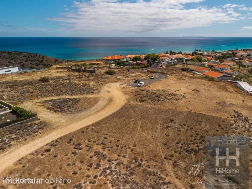 Terreno com 2560 m2 na Ilha do Porto Santo