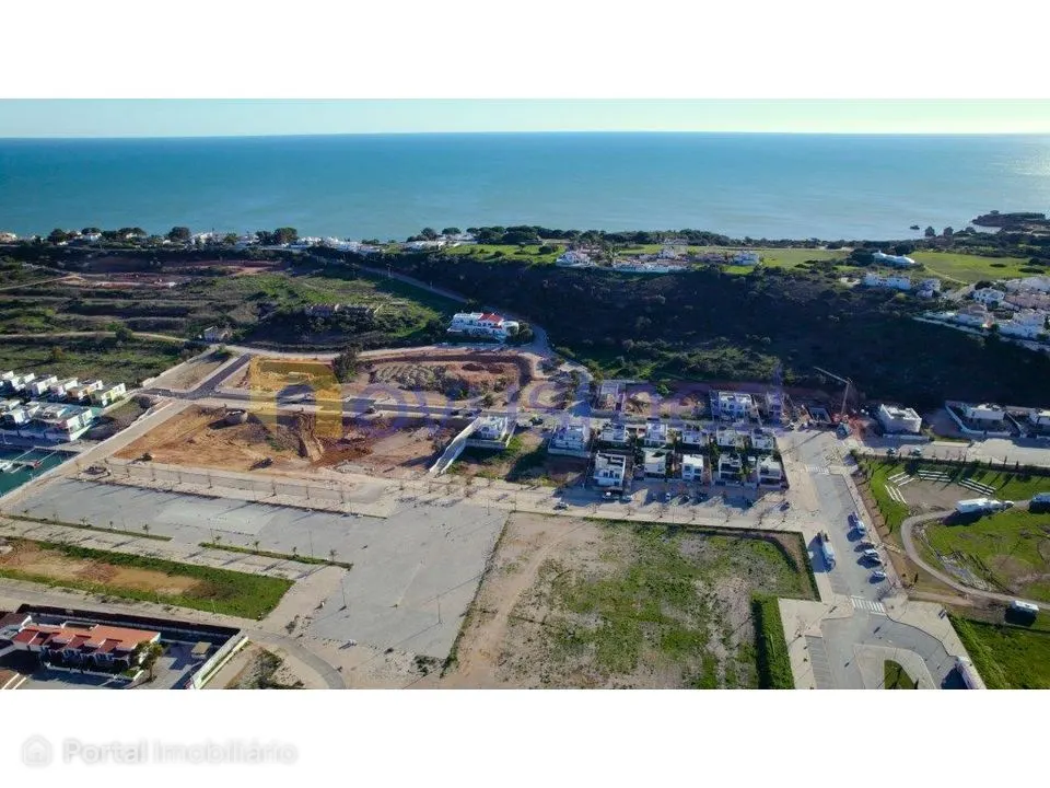 Lote de terreno com projeto aprovado para Moradia de Luxo na Marina...