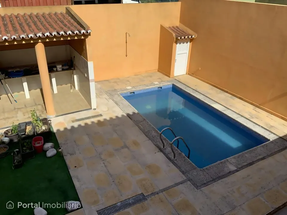 Moradia T4+1 com piscina, churrasqueira e garagem – Abóboda, Cascais