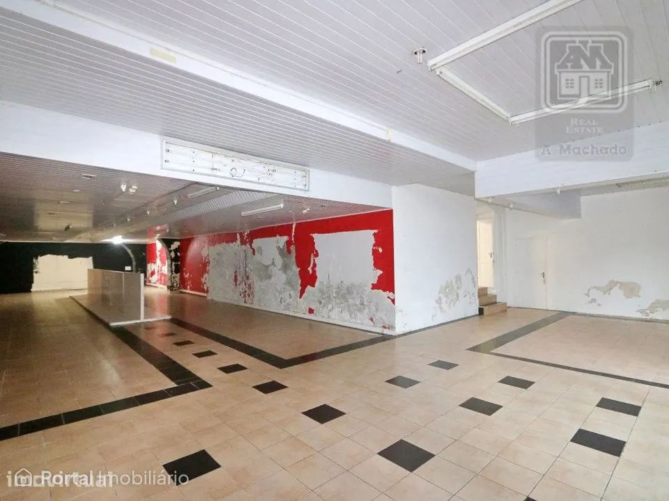 ÁREA COMERCIAL para ARRENDAR - centro da cidade de Ponta Delgada, I...