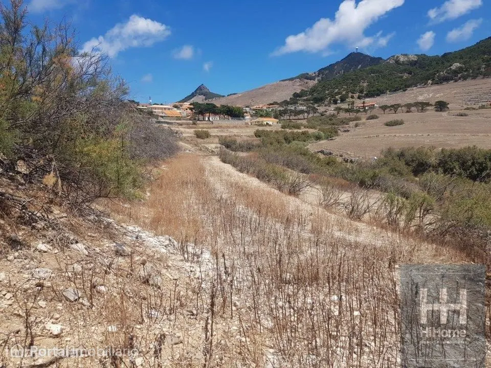 Terreno com 3.560 m2 na Camacha na Ilha de Porto Santo