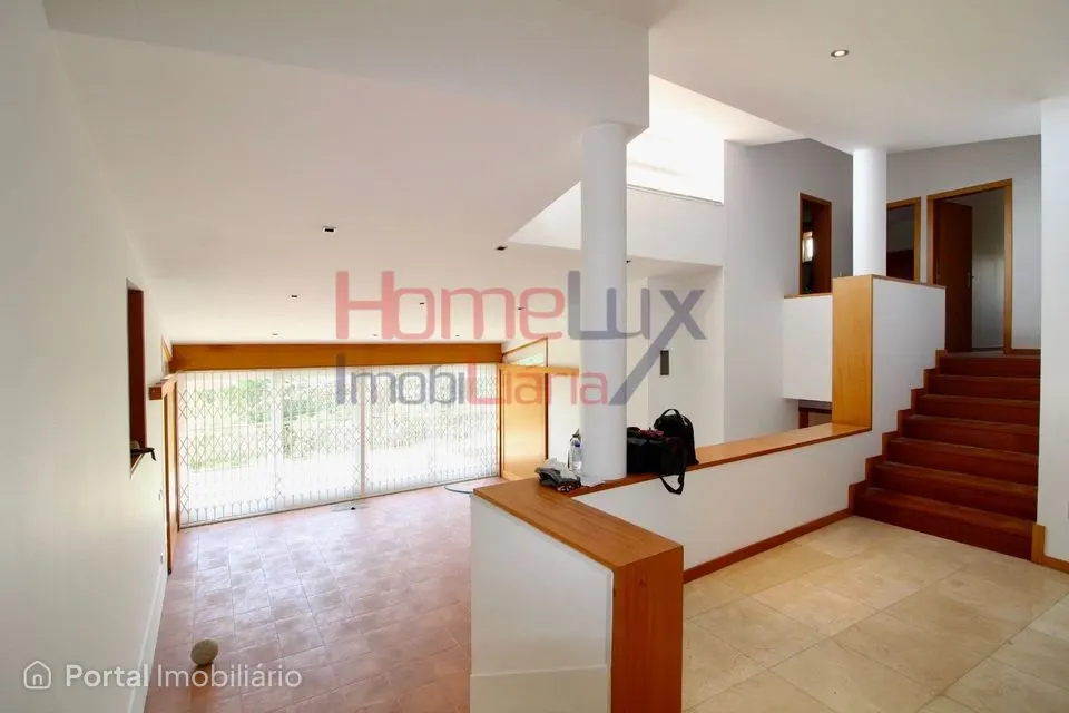 4-bedroom house for sale in Parada de Todeia