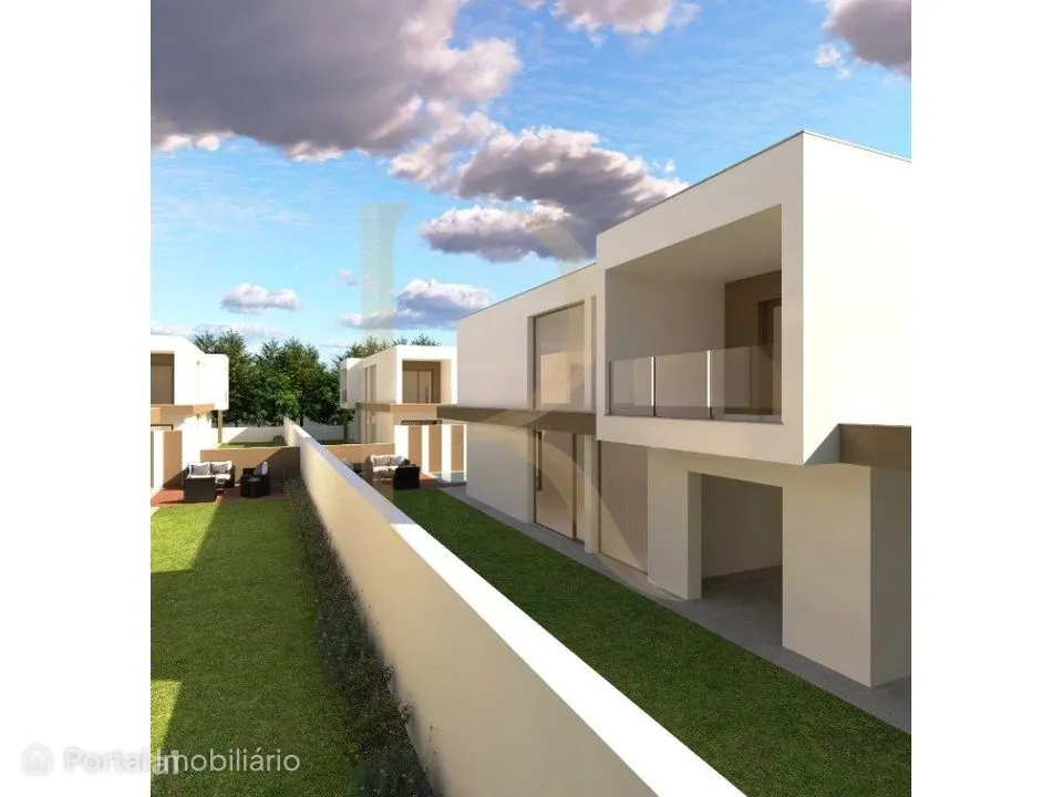 Moradia nova isolada T3 com piscina na Aroeira
