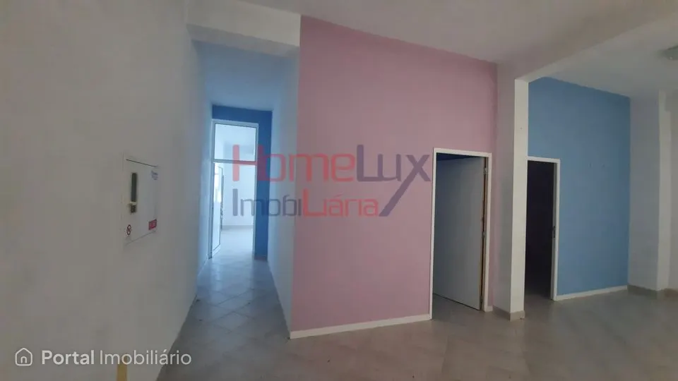 Loja comercial no Centro de Castro Daire para Venda