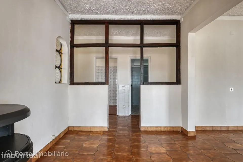 Apartamento T2+1 no 8º Andar com Varanda | Setúbal, S. Sebastião