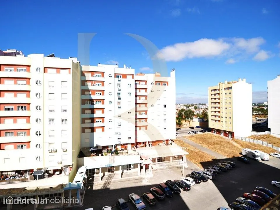 Apartamento T3 novo com elevador e varandas em Santa Marta do Pinha...