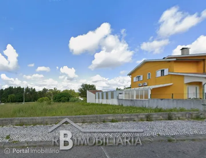 Três Lotes de Terreno em Oiã – Oliveira do Bairro