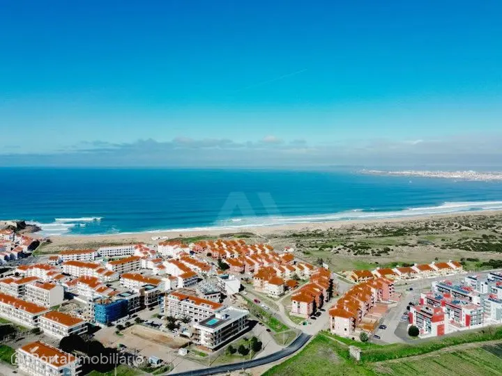 Apartamento T2 inserido num primeiro andar
