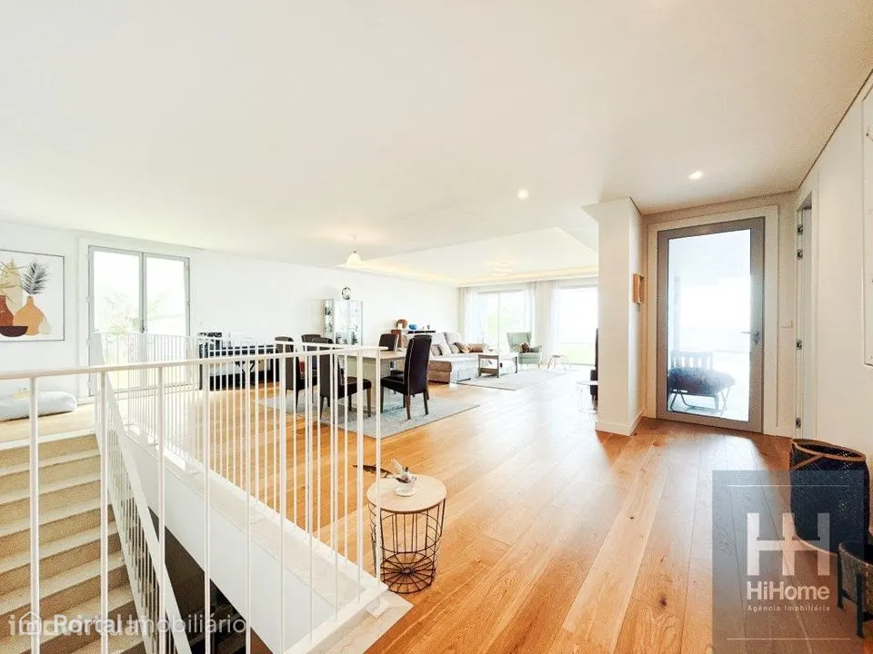 Apartamento T4 Duplex na Estrada Monumental, Funchal