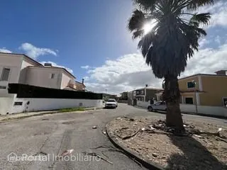 Lote de terreno 330m², Alcainça-Mafra