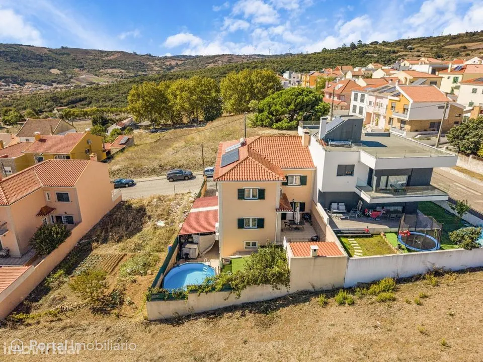 Moradia T6+1 com 4 suites, piscina e cave independente | Loures