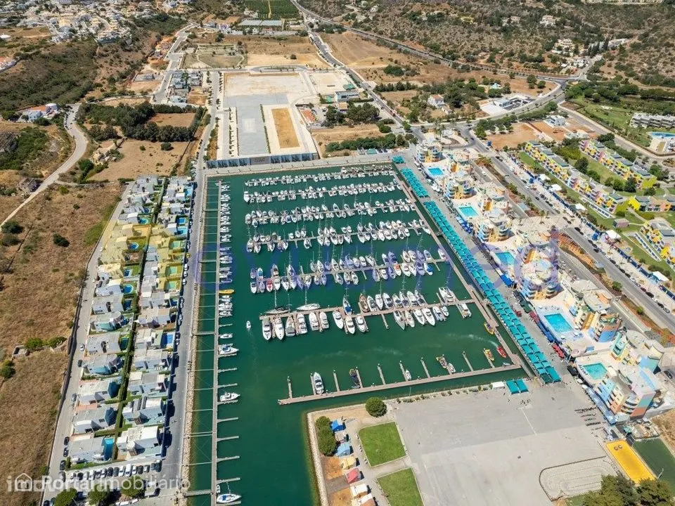 Apartamento T1 na Marina de Albufeira - Piscina, Garagem, Licença A...