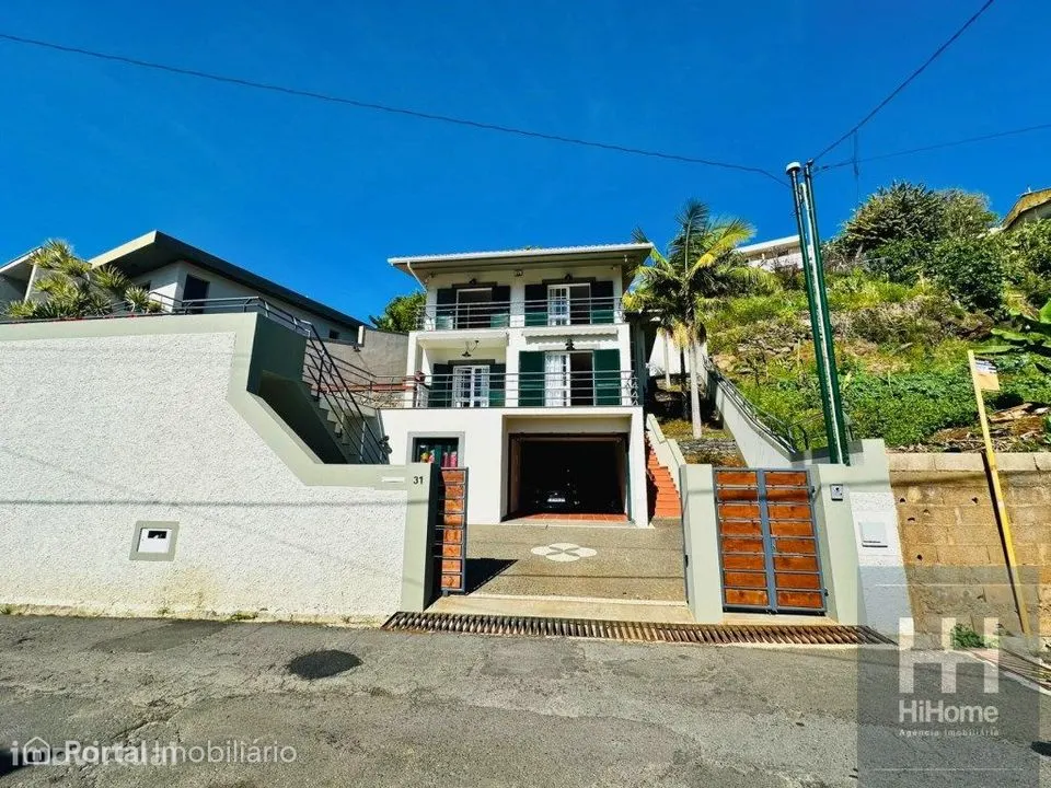 Moradia T3 com vista mar em São Roque, Funchal