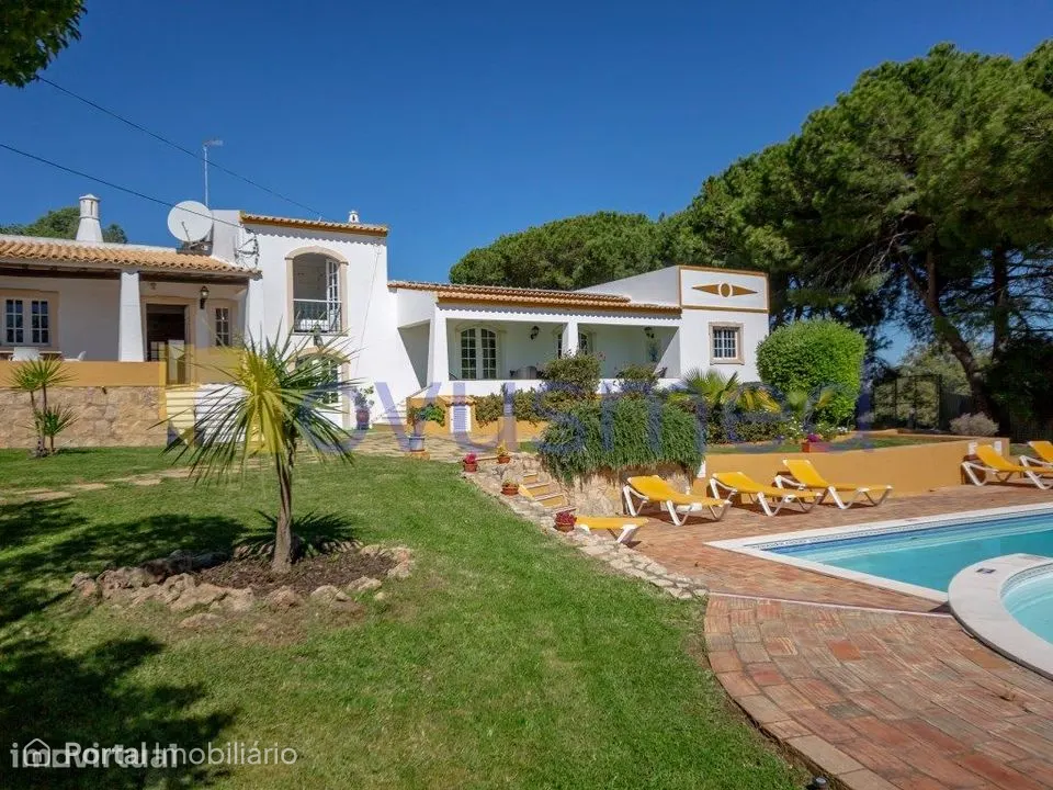 Moradia de 5 quartos com piscina na Branqueira, Albufeira