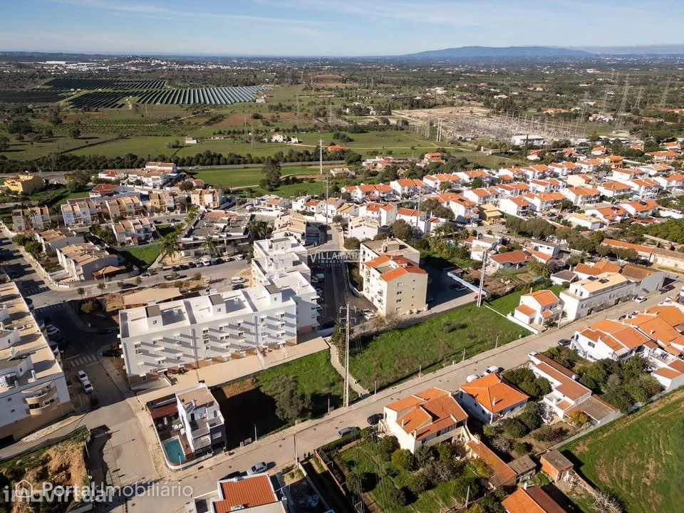 "COLGUER VILLAS" Geminada V3+1 em construção com condições especiais p