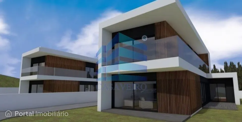 Moradia T4 Isolada em São Bernardo