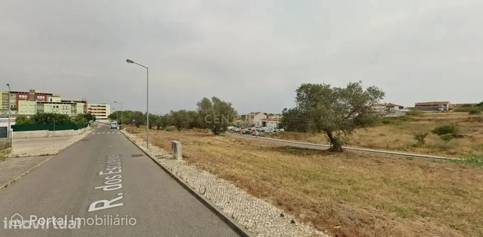 Terreno para construção de Edifício, em Quinta de Marvila, Camarate