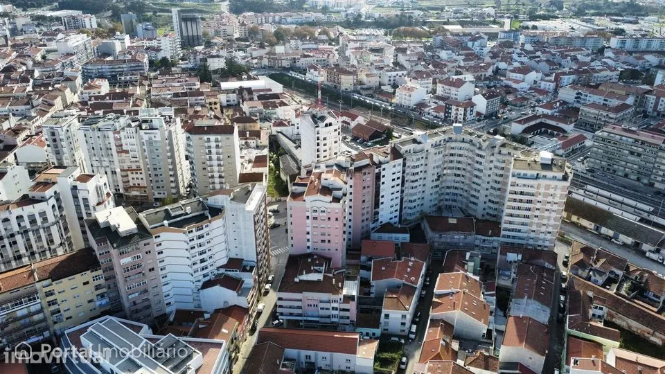 Moradia Devoluta T0 Venda em Caldas da Rainha - Nossa Senhora do Pópul