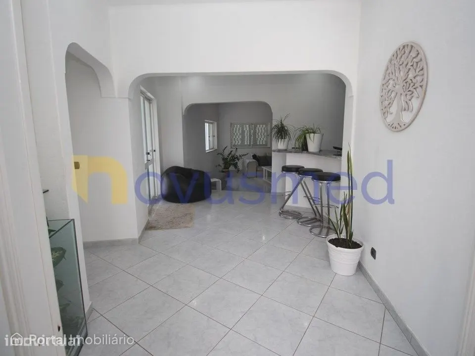Moradia 5 quartos com Piscina e Vista Mar, Guia