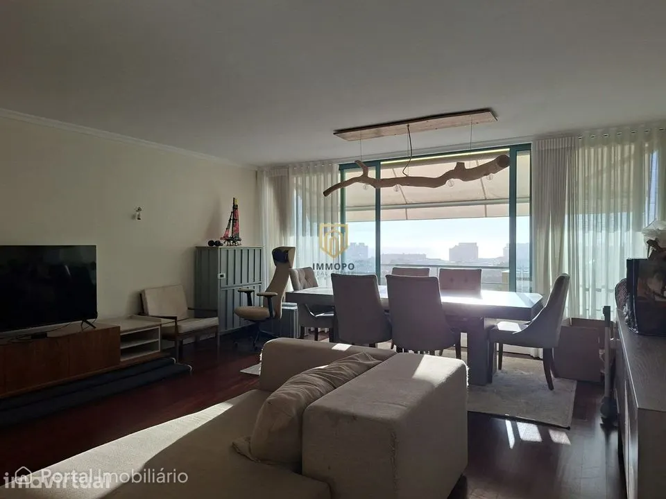 Apartamento T3 com Vista Mar e 2 lugares de estacionamento