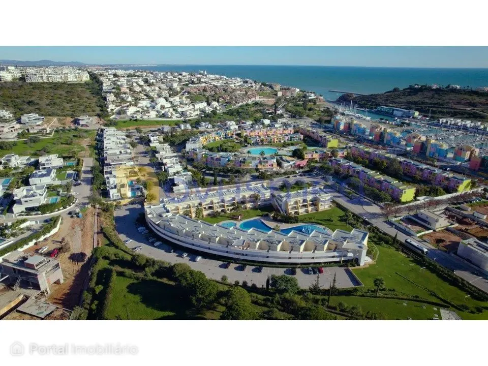 Apartamento T1 em condomínio privado Jardins da Marina