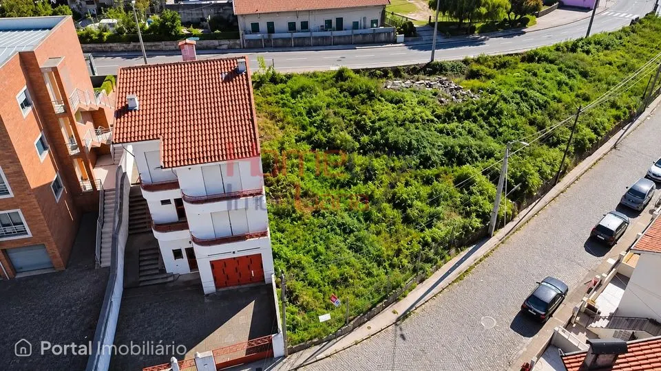 Land for sale in Baguim do Monte (Rio Tinto)