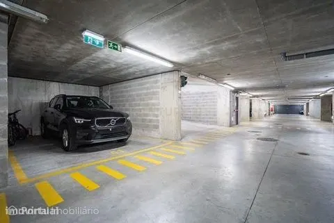 Lugar de Garagem para Venda ( 26m2 ) | Parque do Rio – Parque das Naçõ